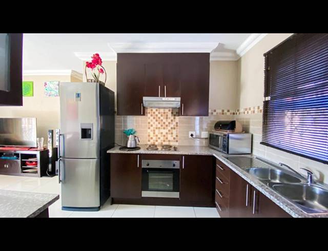 2 BEDROOM TOWNHOUSE FOR SALE IN BRACKENDOWNS